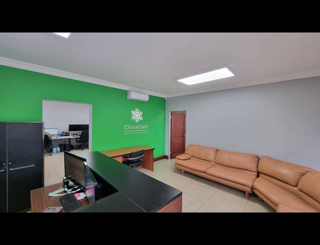 1,840M² WAREHOUSE TO LET IN JET PARK